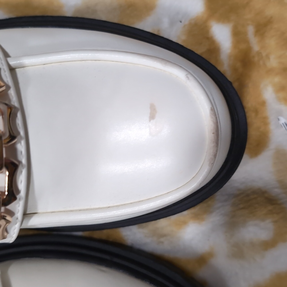 Chase and Chole White Loafers with Gold Chain Detail - Picture 3 of 7